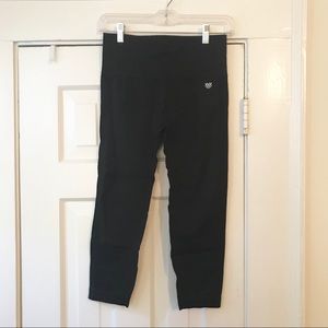 Forever 21 Pants - π NWOT Forever 21 High Waist Capri Leggings π€ Forever 21 Pants - π NWOT Forever 21 High Waist Capri Leggings π€